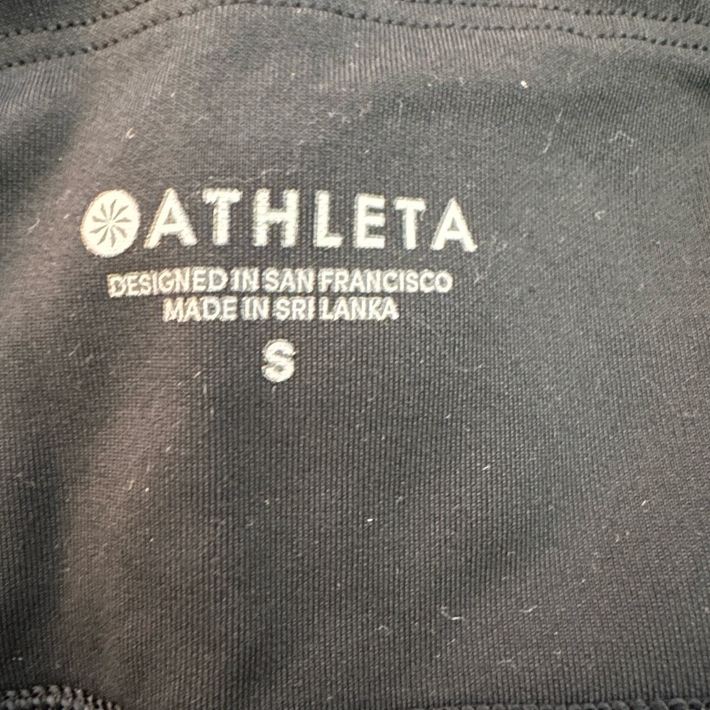 Athleta Black Capri Leggings with Pockets - Picture 5 of 6